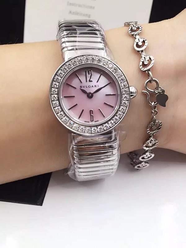 ブルガリ時計正面デザイン